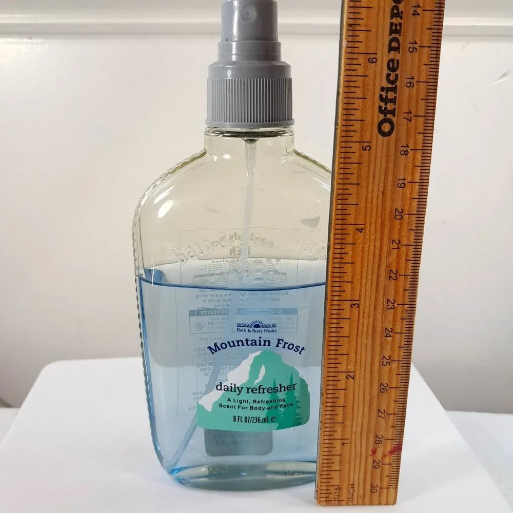 Bath & Body Works‎ Men Mountain Frost Daily Refresher spray 8 Oz Vintage READ